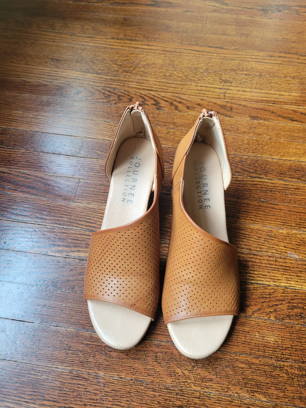 Journee Collection Womens 6.5 Cognac Brown Aretha Peep Toe Wedge Sandals